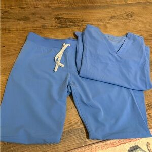 Figs Women's Blue Pants & V Neck Set